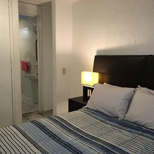 Casa Bravia - Para Mujeres Hostal